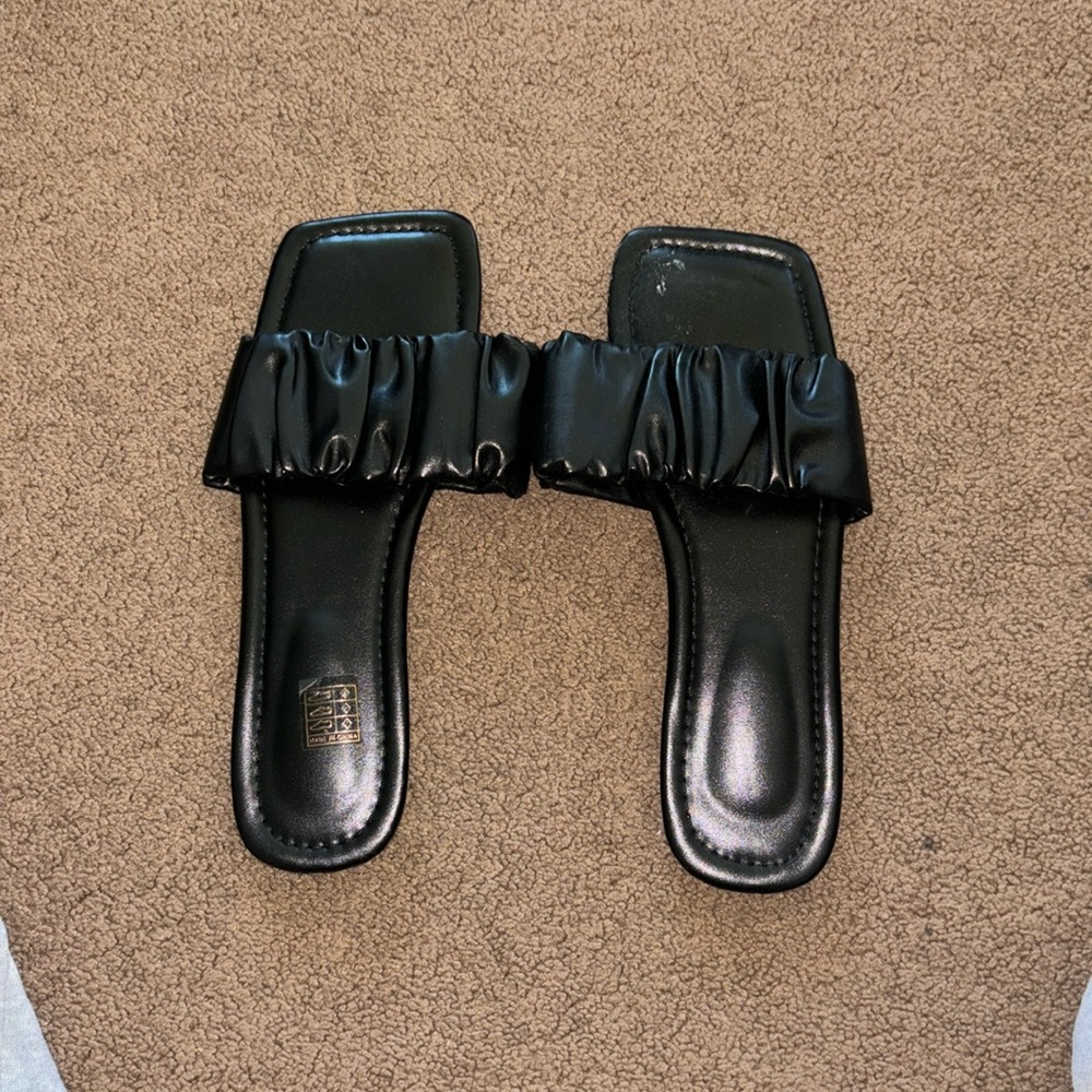 Women’s sandals